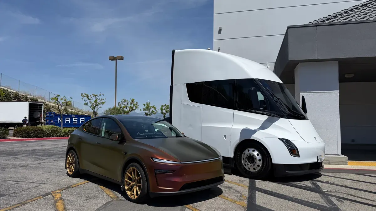 Tesla Semi parked at Montebello Tesla grand opening