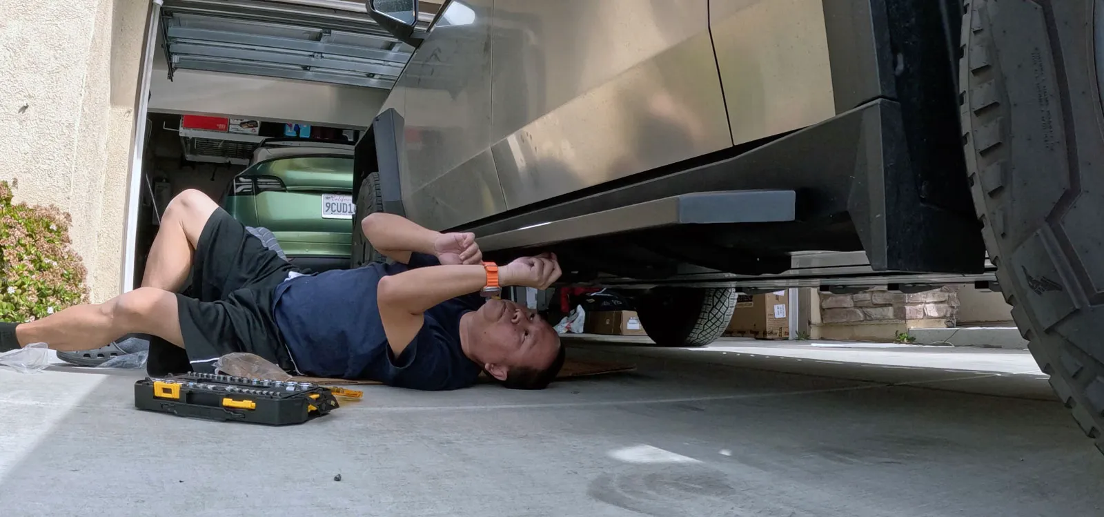 TLYard cybertruck running boards