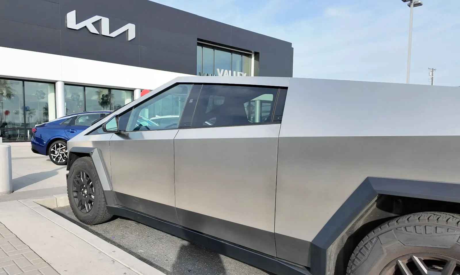 Cybertruck at Kia dealershipo