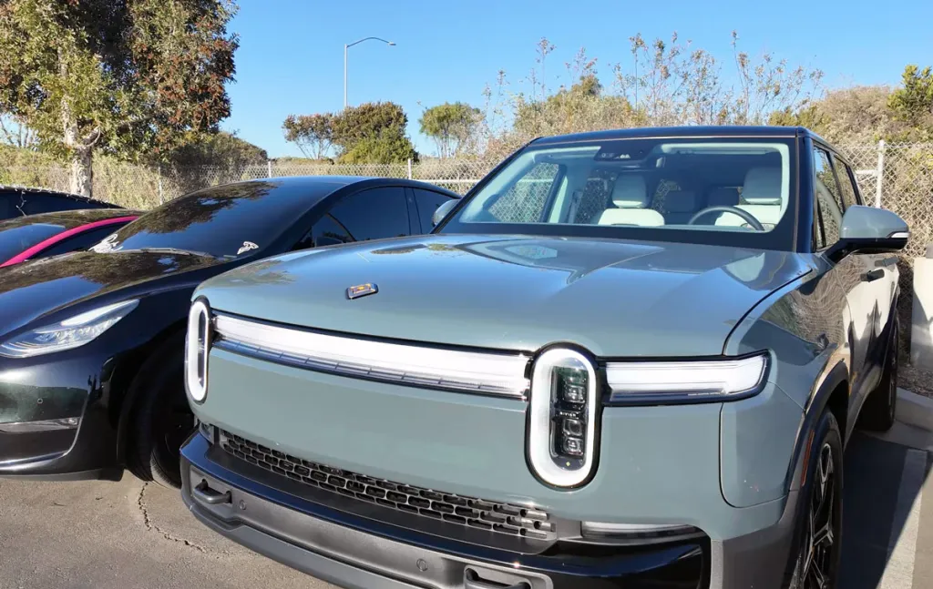 Gen 2 Tri-motor R1S front