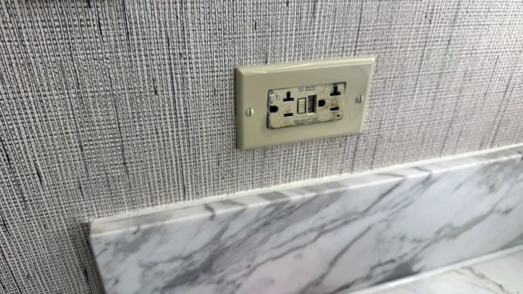 broken outlet