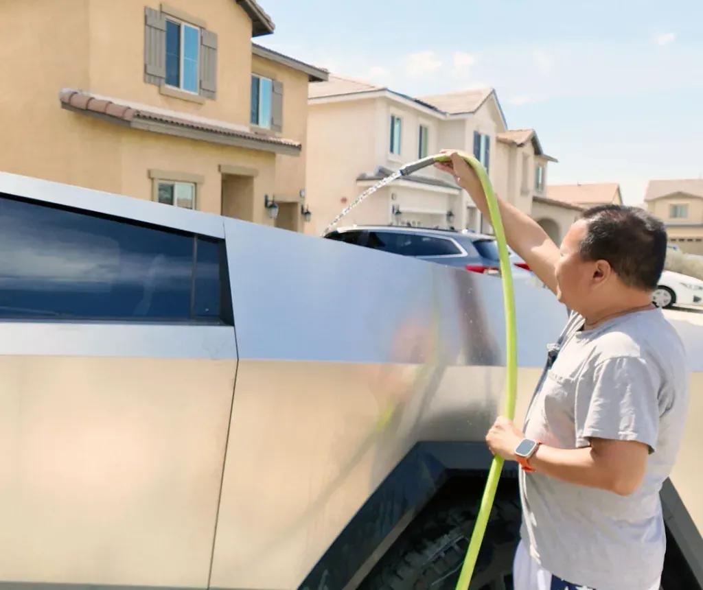 Pouring water on Cybertruck tonneau cover