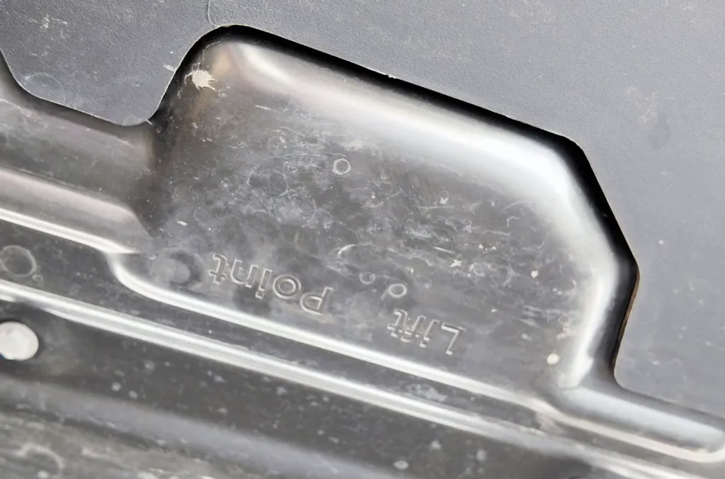 lift point of cybertruck