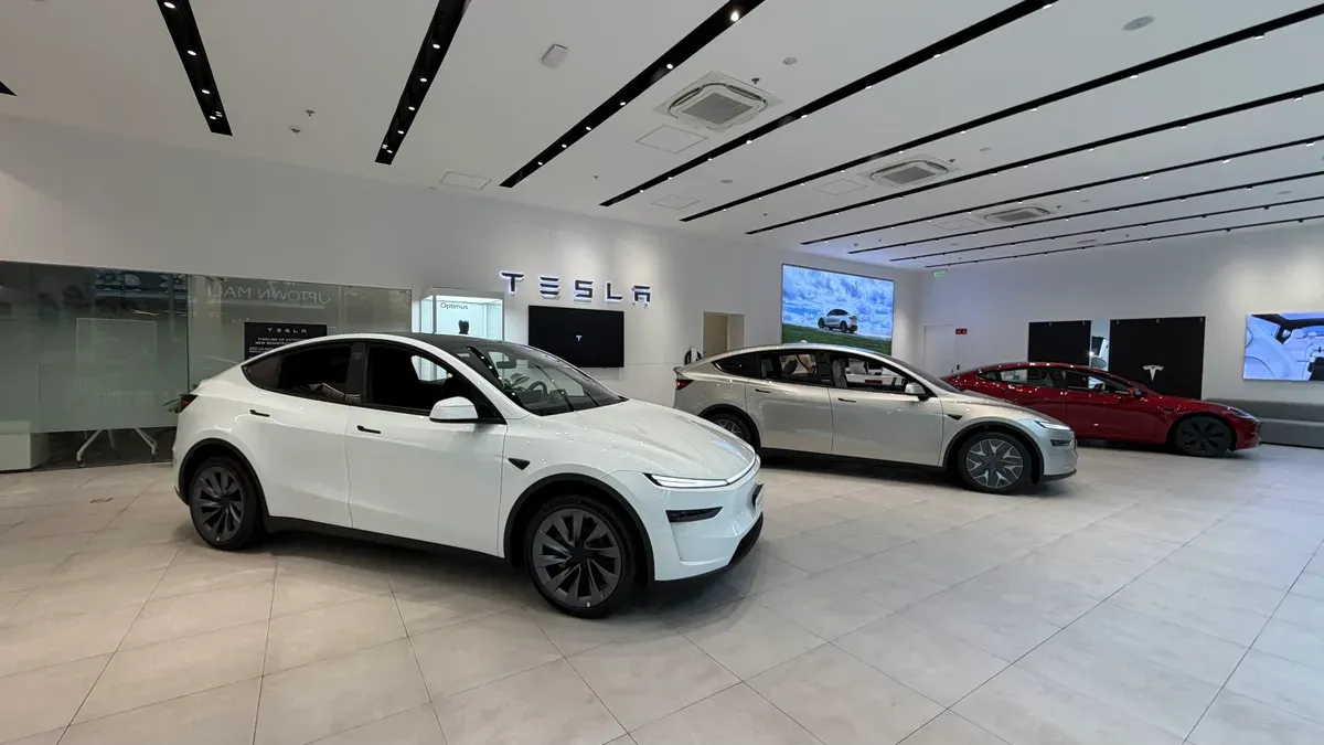 The Tesla Model Y L Changed My Mind: A 5'10" Rider in the Third Row